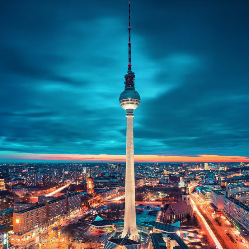 berlin-fernsehturm-by-night